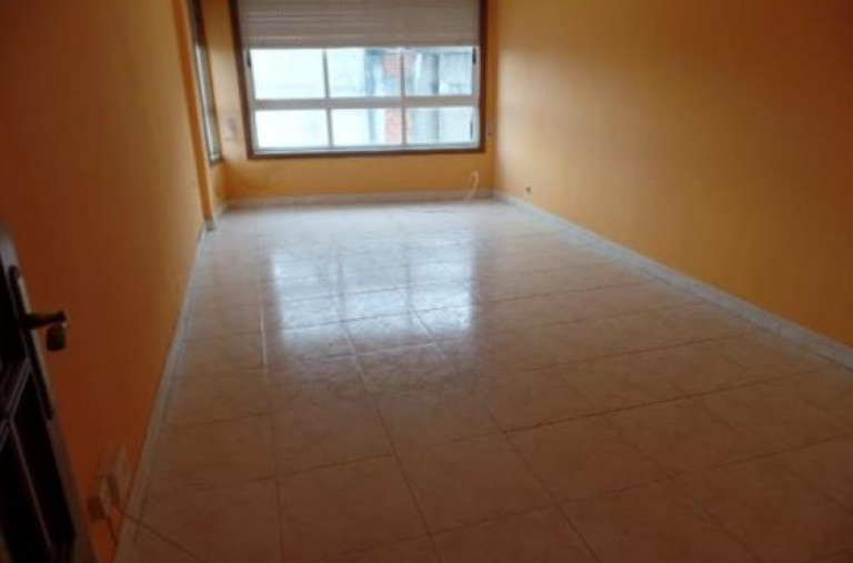 Amplio piso céntrico a la venta en Carballo - Se vende apartamento en Carballo (A Coruña)